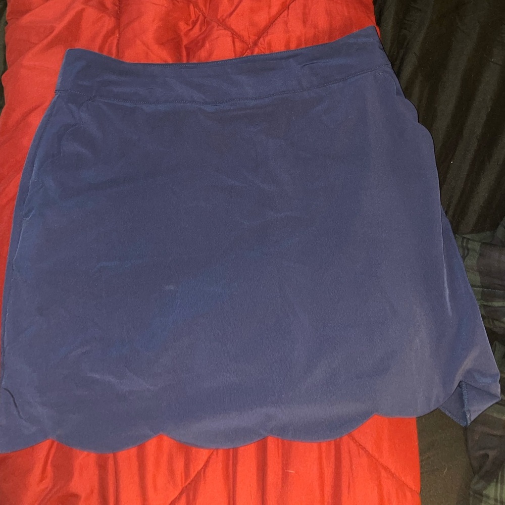Vineyard vines performance navy blue skirt